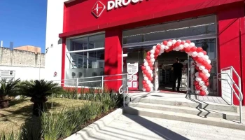 Drogasil - - Foch