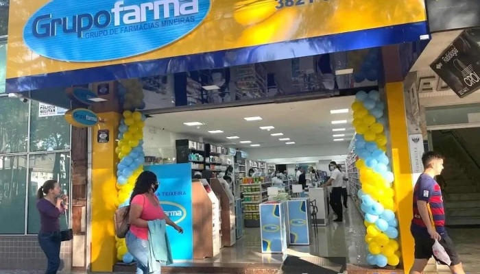 Farmácia e Drogaria Teixeira Loja 4 - Praça Dr. Augusto Silva, Lavras - Mg - Lavras
