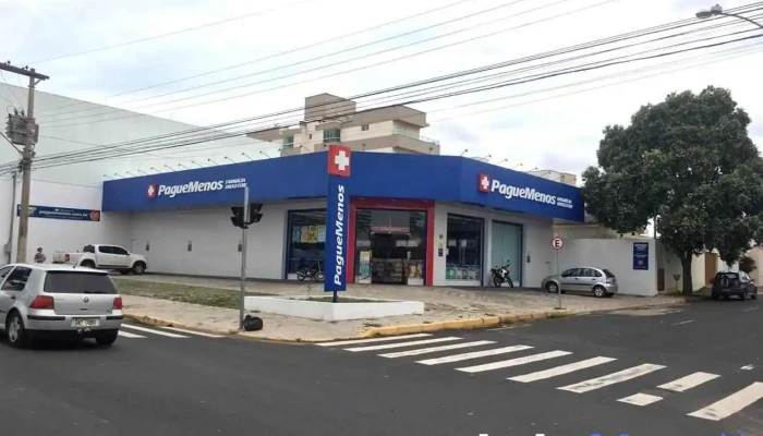 Farmácia Pague Menos - - Santa Mônica