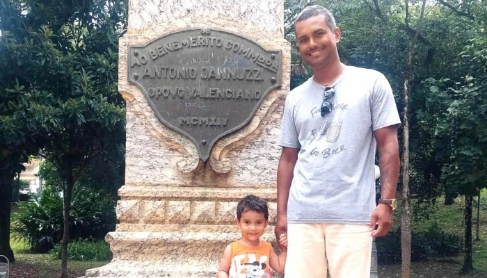 Praca Xv De Novembro   Jardim De Baixo Videos - Valença